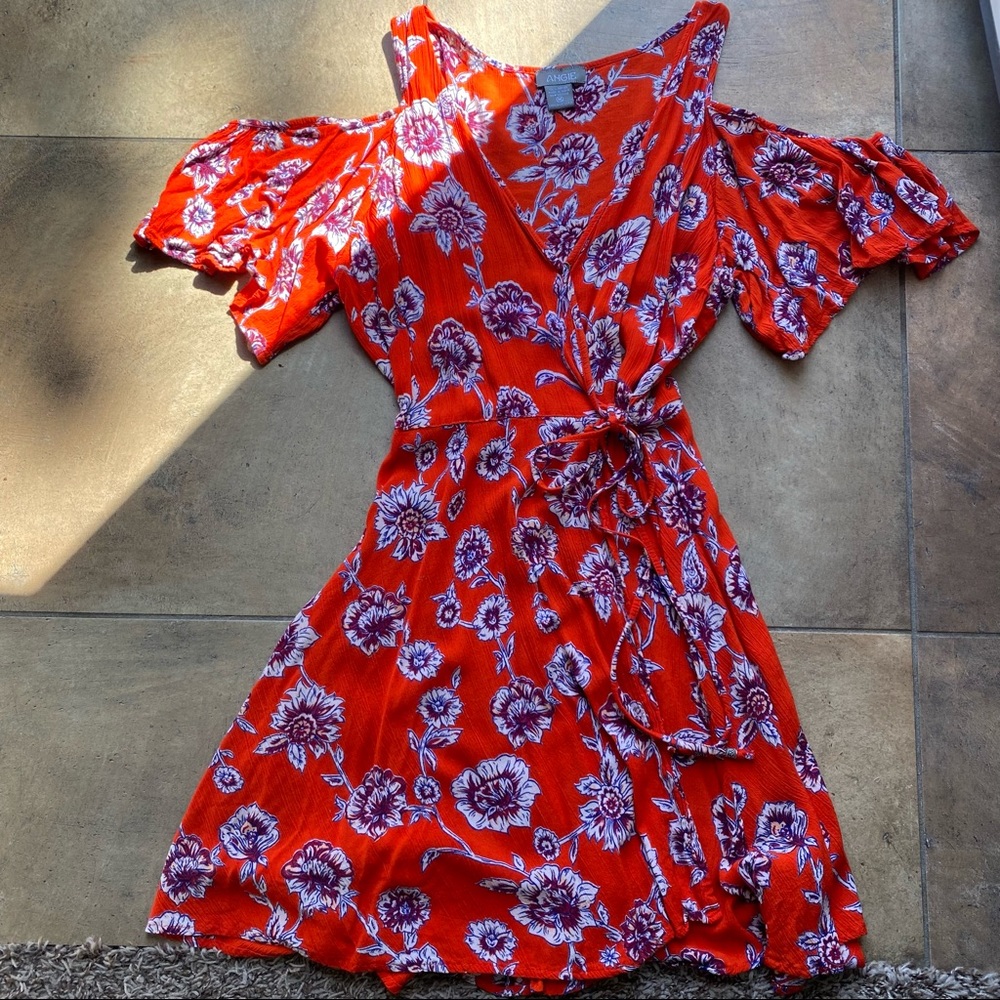 Angie Peek A Boo Shoulder Wrap Dress Women’s Small